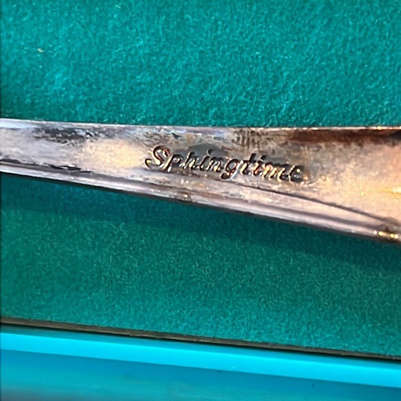 Vintage 1847 Rogers Bros. Spoon and Infant fork - Picture 5 of 7